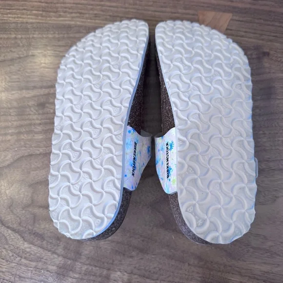 Birkenstock Kids Sandals with Floral Design. Size Kid’s 31 (13 - 13.5) - Picture 9 of 11